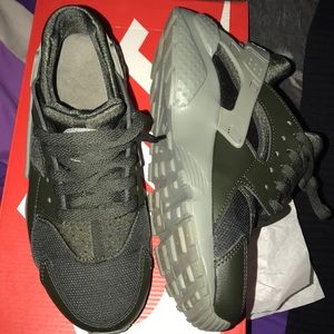 NEW Huarache Sneakers